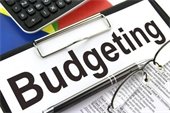budgeting - clip board - calculator