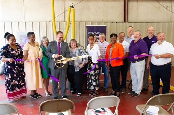 Photo of ribbon cutting ceremony